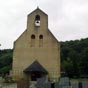 L'église d'Anoye date du XIVe siècle et présente un certain charme : mur-clocher, porte moulurée en anse de panier, abside semi-circulaire.