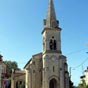 Auros : L'église Notre-Dame date du XIIIe siècle, elle est remaniée en 1858 et 1878 par un architecte bordelais en style néogothique,