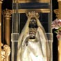 Statue de Notre-Dame de Vassivière : Vierge noire avec son enfant sur les genoux.