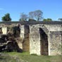 Ruines de la basilique Saint Romain (extérieures aux murailles) : site des tombeaux de Roland, des rois d'Aquitaine mérovingiens, de Saint Romain (IVe, VIIIe, XIe et XIIIe siècles).