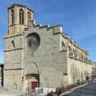 Cathédrale Saint-Michel : Elle est devenue cathédrale en 1803 à la place de la basilique Saint-Nazaire. Elle est construite dans le style gothique languedocien au XIIIe siècle. Elle est remarquable par la portée de sa nef unique (20 m de large) ornée de d