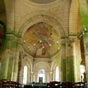Eglise Notre Dame de Gargilesse: L'abside. L'église Notre-Dame a la caractéristique d'avoir une abside et des absidioles polygonales soutenues par des arcs de décharge brisés supportés par des colonnes situées dans les angles. Ce type de chevet se retrouv
