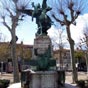 La place de la République de Bordeaux est encadrée par l'hôpital Saint-André (construit par Jean Burguet entre 1825 et 1830) et le Palais de Justice qui se font face. Y figure également le Monument aux mobiles de la guerre de 1870 (de J. Achard).