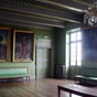 La salle des Illustres est une vaste « galerie à l'italienne » ouverte vers le sud par une série de grandes fenêtres. Y figurent les portraits des Lectourois les plus notables, un grand nombre d'officiers supérieurs de la Révolution et de l'Empire, mais a