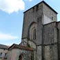 Joncels : L' ancienne abbaye bénédictine Saint-Pierre-aux-Liens aurait été fondée au VIIe siècle et connut son apogée au XIIe siècle. À partir du XIVe siècle elle perd progressivement son indépendance et ses richesses, tombe en ruine, dévastée par les gue