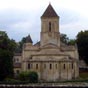 Melle dispose de trois belles églises romanes, toutes classées monuments historiques. Saint-Hilaire est la plus vaste des trois et la seule à être toujours utilisée en tant que lieu de culte. Son plan est complexe, et conçu de façon à faciliter la fréquen