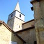 L'église Saint-Martin remonterait au XIe siècle. Aujourd'hui, la partie la plus ancienne est le clocher qui date du XIIe siècle.