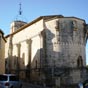 Castelnau-Le-Lez : Oppidum protohistorique, relais romain, siège pendant trois siècles de l'évêché de Maguelons, Cette ville garde de ce passé l'église romane Saint-Jean-Baptiste. Cette église de la fin du XIIe siècle, fut fortifiée au XIVe. Son clocher a