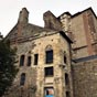 Donjon de la Mal Coiffée : C'est le vestige de l'ancien château médiéval des ducs de Bourbon. Son surnom de "Mal-Coiffée" lui vient de Louis II de Bourbon, qui, contemplant la Tour Carrée du château des ducs de Bourbon, se serait exclamé « c’est une belle tour, mais elle est mal coiffée ». 