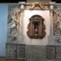 Issoudun : Le retable de la chapelle de l'hospice du Saint Enfant Jésus.