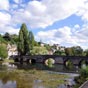 Poitiers : le Pont Joubert est un pont médiéval franchissant la rivière du Clain. Il est mentionné pour la première fois en 1083. Avant la construction du pont Neuf en 1778 c'était un des ponts les plus importants de la ville, situé à un emplacement strat