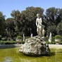 Les jardins de la villa Borghèse présentent un grand nombre de magnifiques sculptures.