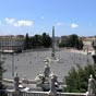Piazza del Popolo (Place du Peuple) : Son aménagement fut l'oeuvre de Giuseppe Verdier (1762-1839), architecte et urbaniste préféré des papes Pie VI et Pie VII. Désirant aérer Rome, il donna à la place une ampleur qui en fait une des plus vastes de Rome.