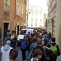 Les petites rues de Rome connaissent une forte affluence.