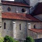 L'église Saint-André (XIIe-XIIIe siècles) est fortifiée et de style romano-gothique.