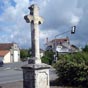 La croix de Saint Jacques à Thiviers, à la sortie sud, au bord de la nationale 21.