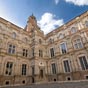 L'hôtel d'Assézat est un hôtel particulier, élevé en 1555-1557 sur les plans de Nicolas Bachelier, le plus grand architecte toulousain de la Renaissance. C'est sans contesre, le plus bel hôtel de Toulouse. Derrière un monumental portail en bois se cache u