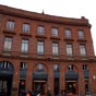 La place du Président-Thomas-Wilson se situe à l'entrée est du centre-ville de Toulouse. Elle prolonge les allées Jean-Jaurès, reliant le cœur de la cité au canal du Midi. Construits autour de la place, des cafés et des cinémas concentrent l'activité noct