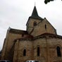 Lurcy-Levis : L'église Saint-Martin est une église romane construite aux XIIe siècle et XIIIe siècle, remaniée à diverses époques, avec un chevet à plans tréflés qui constitue un ensemble sinon unique, du moins rare en France. Le chevet possède trois absi