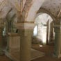 Au Moyen-Âge, la crypte était fréquentée par de nombreux pélerins, ils y accédaient par deux couloirs, pratiqués sous les collatéraux, qui prenaient à l'entrée de la nef.