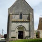 L'église date de la fin du XIe et du XIIe siècle. Elle est dédiée à saint Denis. L'édifice a été classé au titre des monuments historiques en 1862.
